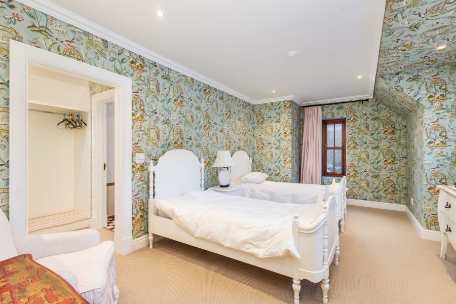 To Let 6 Bedroom Property for Rent in The Crags Western Cape